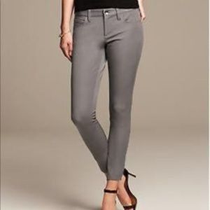 Banana Republic Sloan Grey 5 Pocket Pants size 4 short